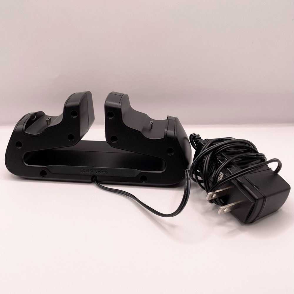 Xbox One Controller Charger - Picture 2 of 4